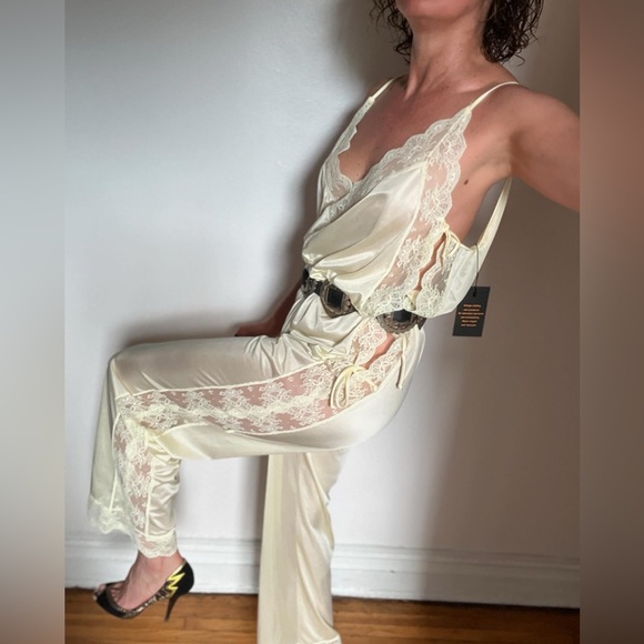 Lingerie jumpsuit made of nylon and lace with cute ties on the side. Open size. - Picture 3 of 14